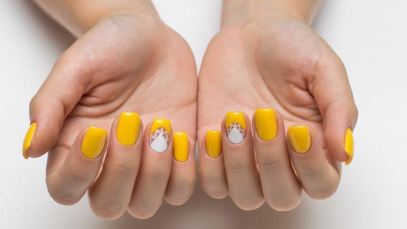 Enjoyable Yellow Nail Art