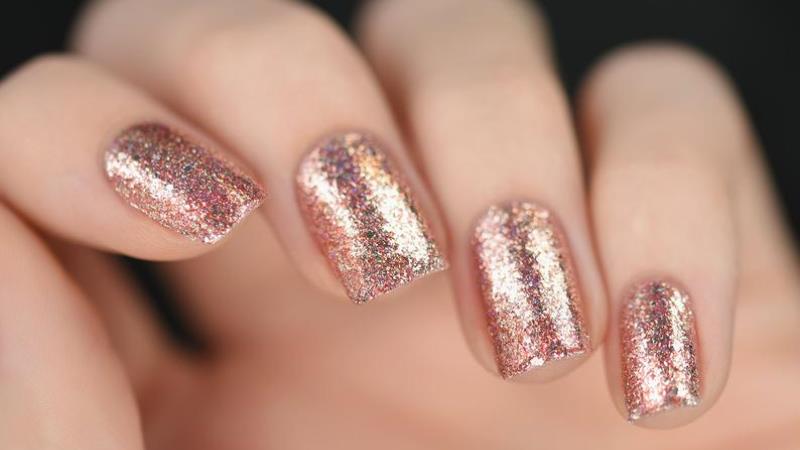 Golden French Tips Ideas to Ink Your Nails